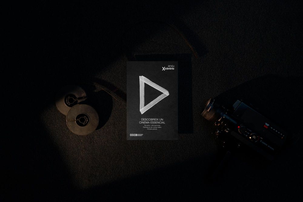 Xcèntric (direcció d’art, disseny gràfic, identitat, art i cultura, sector públic, print, web), per DOMO-A | Direcció d’art i disseny gràfic, Barcelona